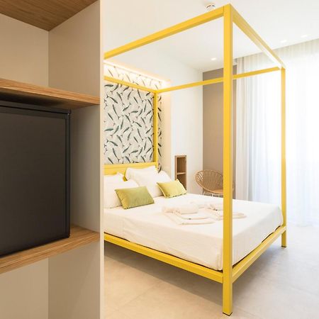 Hotel Alexandra - Beach Front - Healthy Xxl Breakfast & Brunch Until 12 30 - Parking Included Misano Adriatico Eksteriør billede