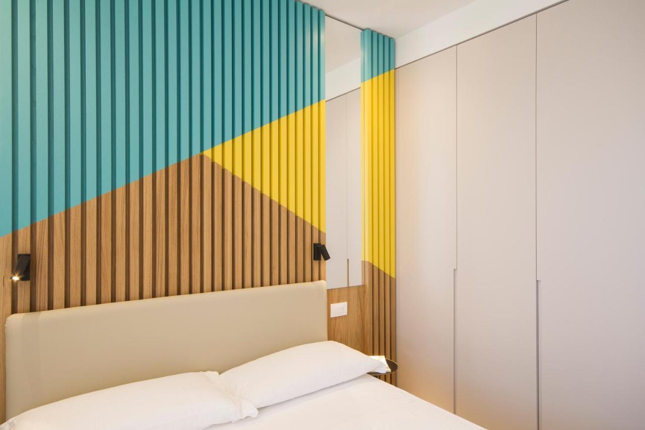 Hotel Alexandra - Beach Front - Healthy Xxl Breakfast & Brunch Until 12 30 - Parking Included Misano Adriatico Eksteriør billede