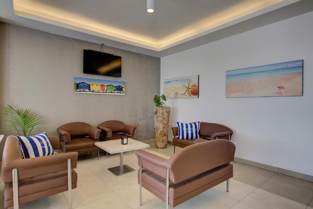 Hotel Alexandra - Beach Front - Healthy Xxl Breakfast & Brunch Until 12 30 - Parking Included Misano Adriatico Eksteriør billede