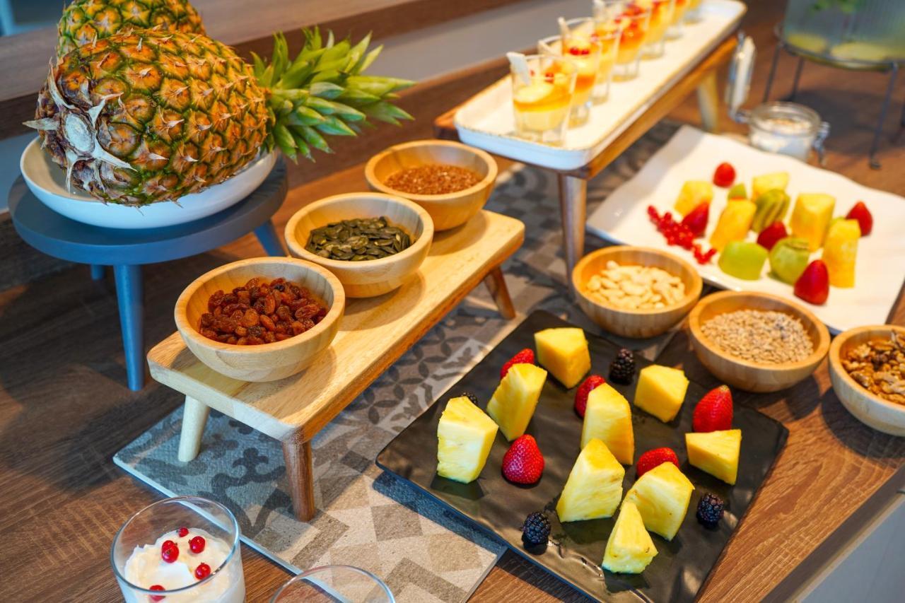 Hotel Alexandra - Beach Front - Healthy Xxl Breakfast & Brunch Until 12 30 - Parking Included Misano Adriatico Eksteriør billede
