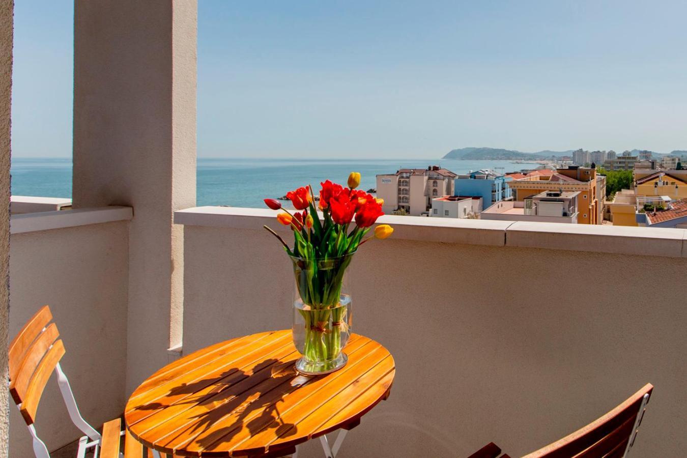 Hotel Alexandra - Beach Front - Healthy Xxl Breakfast & Brunch Until 12 30 - Parking Included Misano Adriatico Eksteriør billede